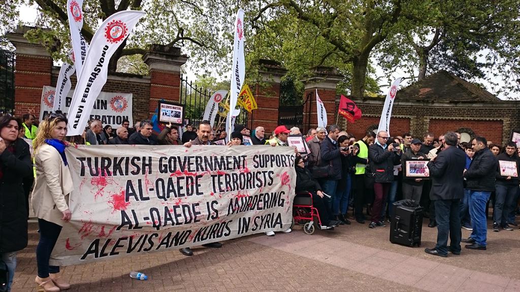 Suriye'deki Alevi Katliamı Londra'da Protesto edildi