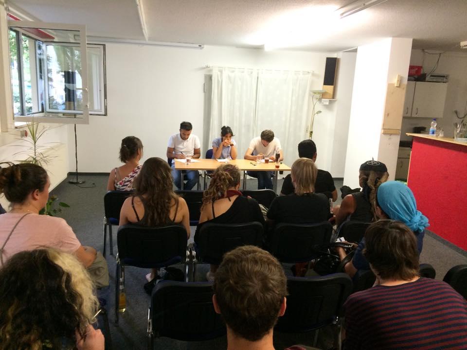Stuttgart`ta Anti-Terör yasaları konulu panel yapıldı