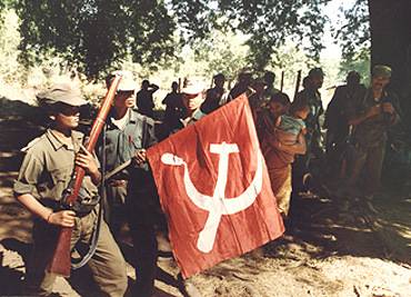 india-maoist_camp_chhattisgarh_20090420