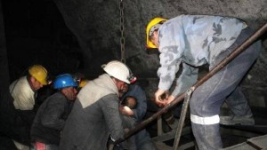 yeni-celtek-te-aclik-grevindeki-220-madencide-8350060_x_o
