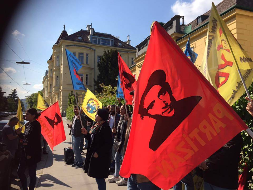 Partizan ve Özgür Gelecek'e saldırı Viyana'da Protesto edildi!