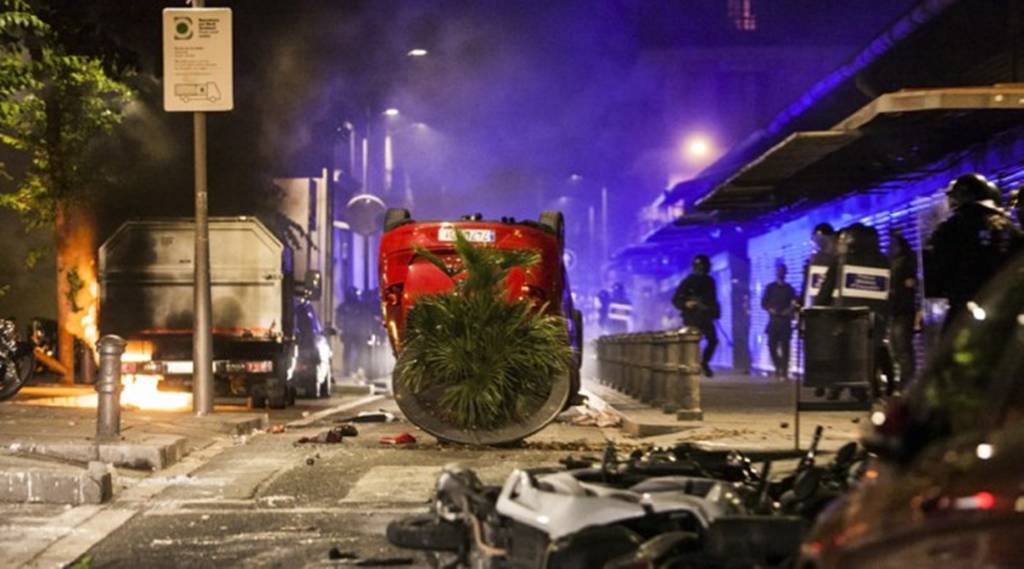 İşgal evinin zorla boşaltılmasının ardından göstericiler ile polis arasında çatışma çıktı, 23 Mayıs 2016 | Foto: AFP