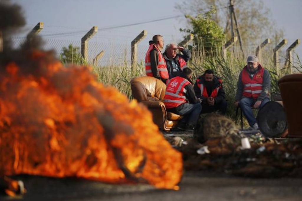 Donges yakınlarındaki petrol rafinerisinde işçilerin grevi, 25 Mayıs 2016 | Foto: REUTERS/Stephane Mahe