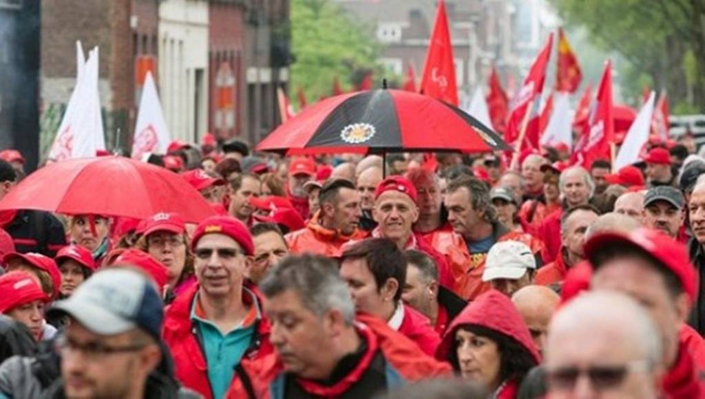 Belçika Kamu İşçileri Sendikası üyelerinin gerçekleştirdiği gösteriden bir kare | Foto: AFP