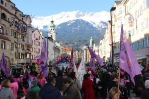 Innsbruck’da 8 Mart Dünya Emekçi Kadınlar Günü yürüyüşü YENI KADIN’nin çağrısıyla gerçekleşti!