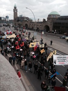 Hamburg'ta 1 Mayıs '' Hepimiz Atik'liyiz '' Sloganları İle Kutlandı