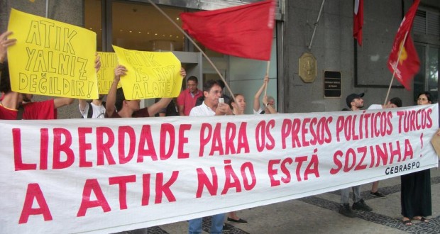 Brezilya'da Alman Elçiliği önünde ATİK'e destek eylemi yapıldı