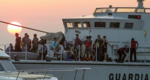 Ege'de göçmen faciası: Yarısı çocuk 30'dan fazla ölü