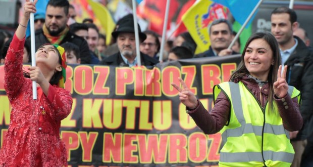 Londra’da Newroz ateşi coşkuyla karşılandı