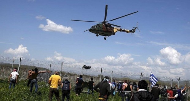 Yunanistan`da sığınmacılarla polis arasında gerginlik: 260 yaralı